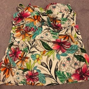 Great colors LN TANKINI SWIMSUIT TOP SIZE M